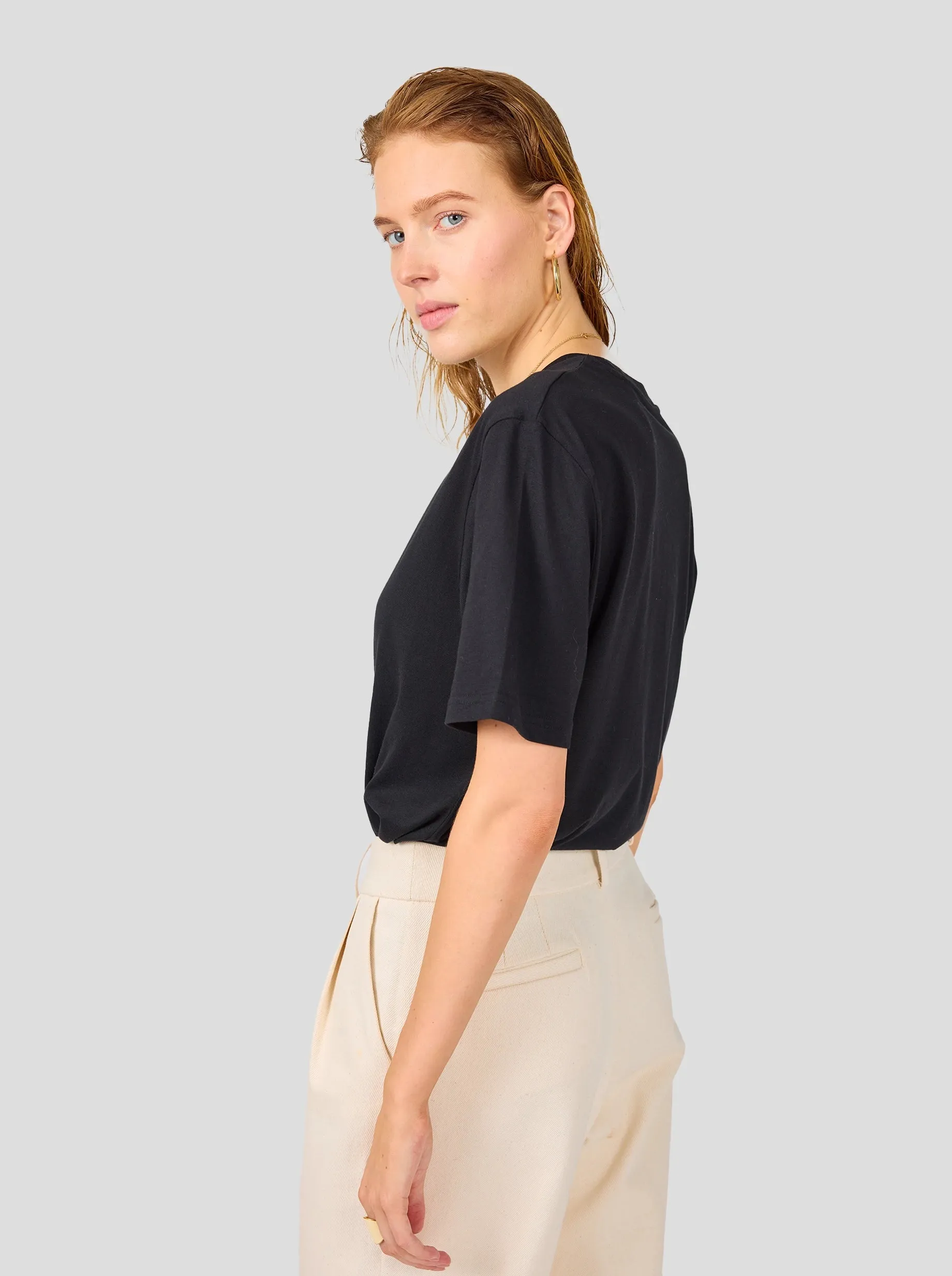 T-shirt Collector Unisexe ?C Noir avec Logo Heimstone Blanc Cass?? Comfort Fit Design