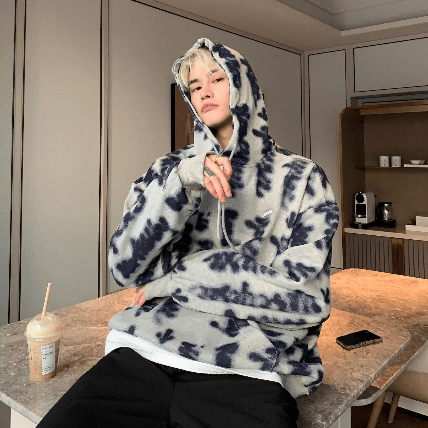 Removable Loose Sweatshirt with Korean Letter Design Loose Sweatshirt with Korean Letter Design