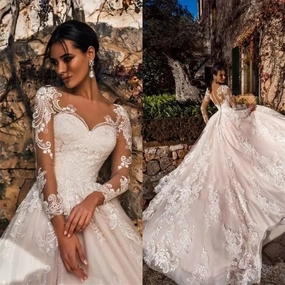 Adjustable-Length Lace Sweetheart Illusion Wedding Dress