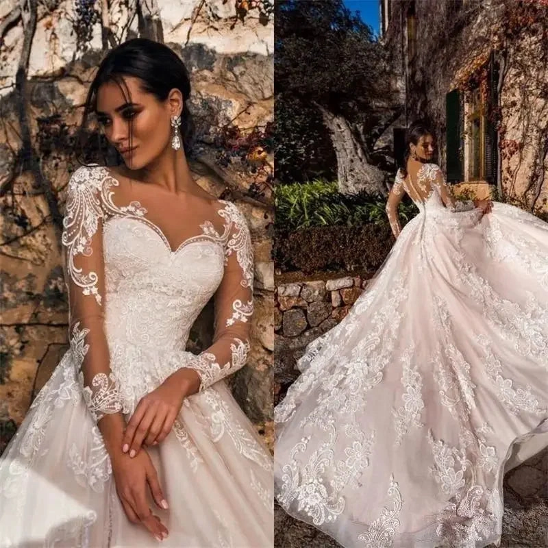 Adjustable-Length Lace Sweetheart Illusion Wedding Dress