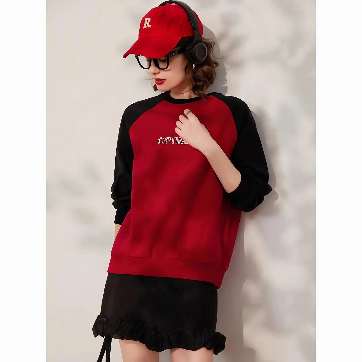 Sweatshirt Round Neck Long Sleeve Embroidered Loose Fit Pullover Top Timeless Fashion pearl accents