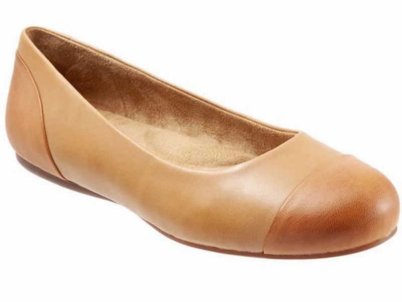 Softwalk Sonoma Cap Toe - Women's Flat Tan (200) Cool Pace Long Form