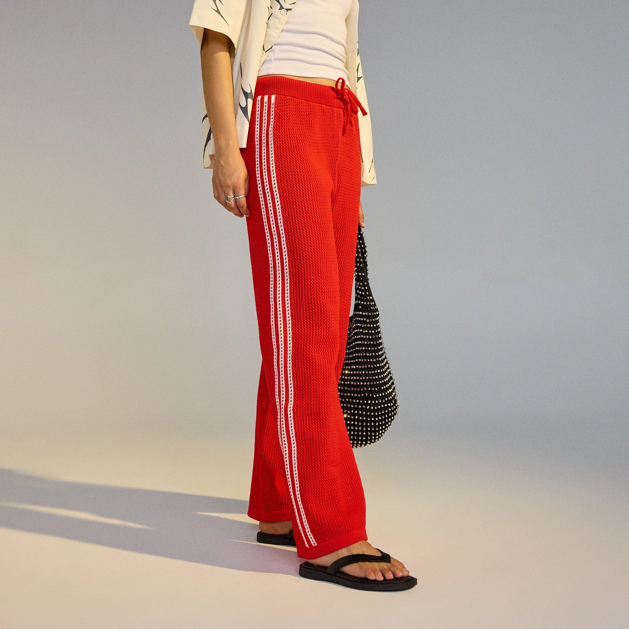 Square Toe Thong All Black Sand Free Footbed