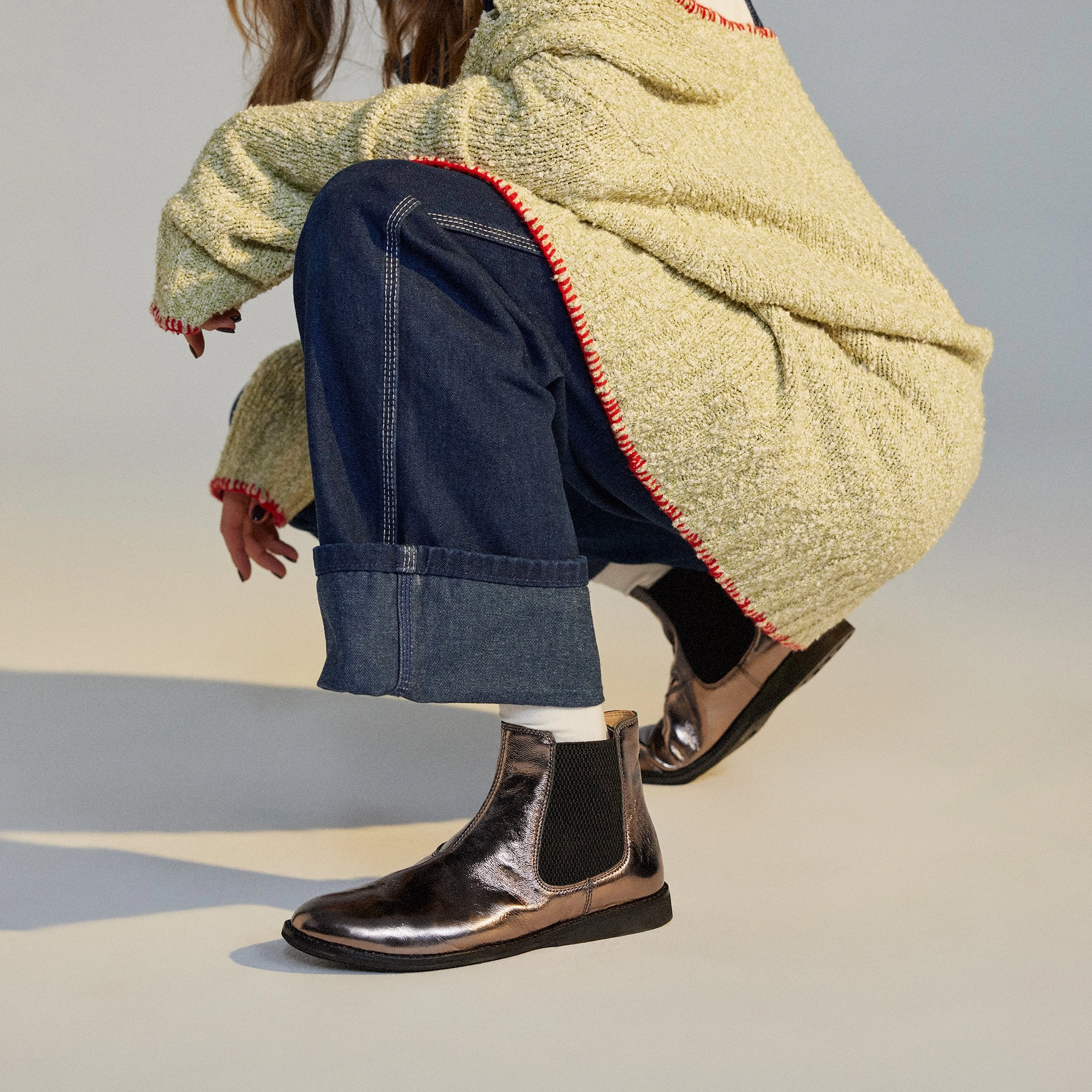 Lead Shade Sharp Finish Stylish Look Chelsea Pewter Crinkle Patent/Black