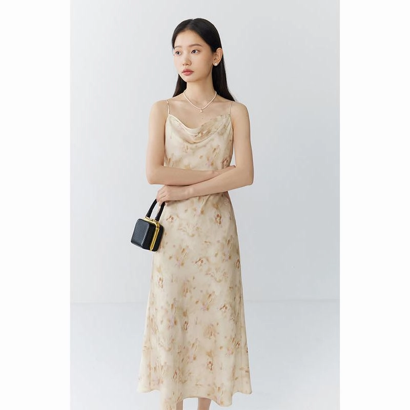 Relaxed Design Summer Romance Mid-Length Floral Sling Dress
