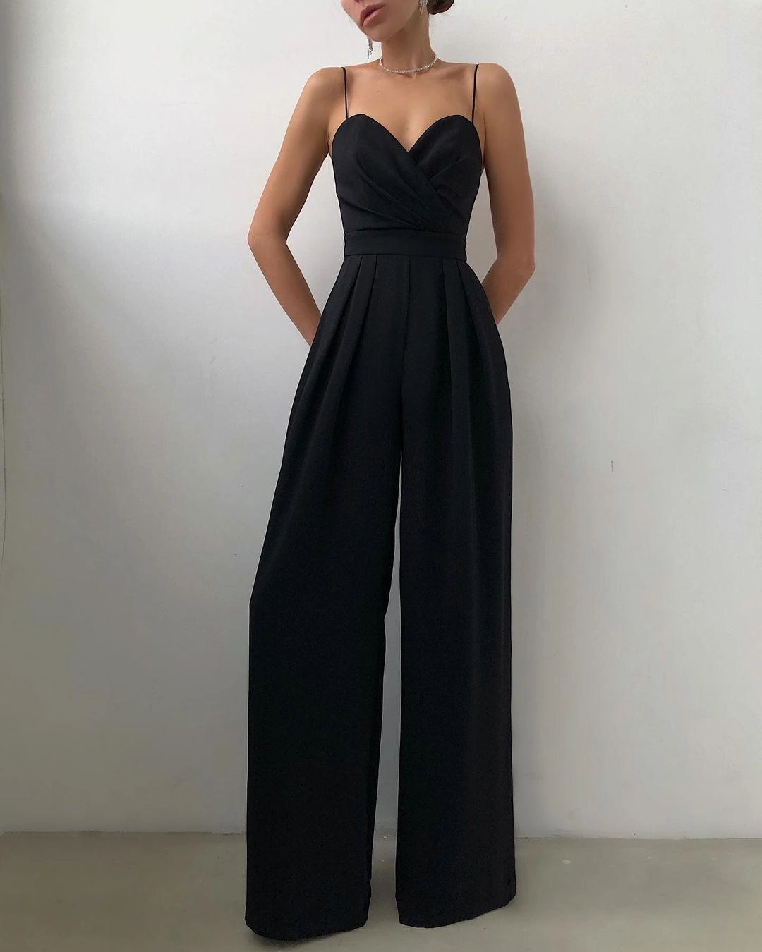 Minimalist Straight Waist Jumpsuit with Mopping Detail Sport Bold