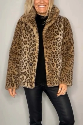 Windproof Thermal Shell Seamless Shoulder Construction Winter New Women's Fashionable Leopard Print Lapel Faux Leather Woolen Top